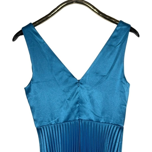 REISS ALICIA KNIFE PLEAT A-LINE V-NECK SHINY SATIN BLUE COCKTAIL DRESS - Picture 8 of 16